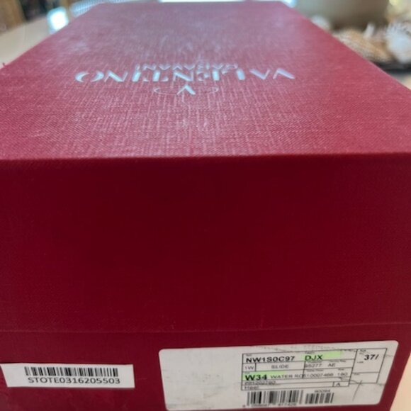 Valentino Sandals 37.5 - Picture 7 of 9